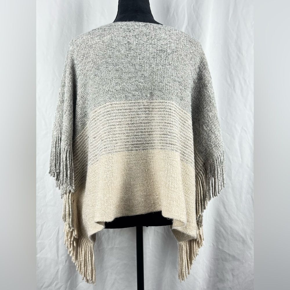 Korye Poncho with Fringe Trim - Picture 3 of 4